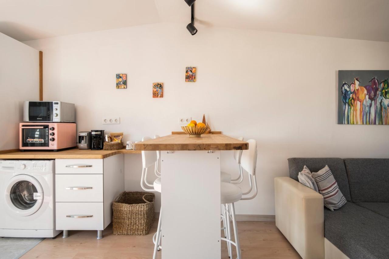Central, Cozy, 15 Min Walk To The Beach, Fast Wi-Fi, Free Parking, 4Ppl Bodrum Екстериор снимка